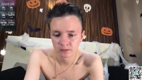 Snapshot of logan_mett chatting on November 2, 4:09 pm Logan online show from November 2, 4:09 pm