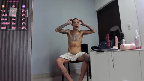 Snapshot of logan_wollff chatting on May 28, 11:35 pm logan_wollff online show from May 28, 11:35 pm
