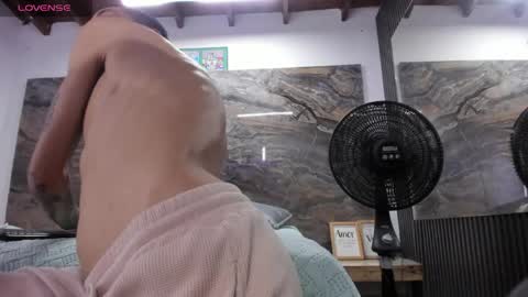 Snapshot of logan_wollff chatting on June 14, 2:24 am logan_wollff online show from June 14, 2:24 am