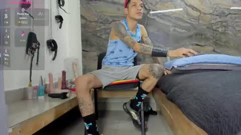 Snapshot of logan_wollff chatting on July 7, 8:24 pm logan_wollff online show from July 7, 8:24 pm