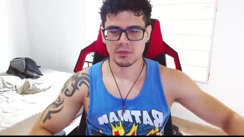 Snapshot of loganandrwz chatting on February 1, 5:22 pm Loganandrwz online show from February 1, 5:22 pm