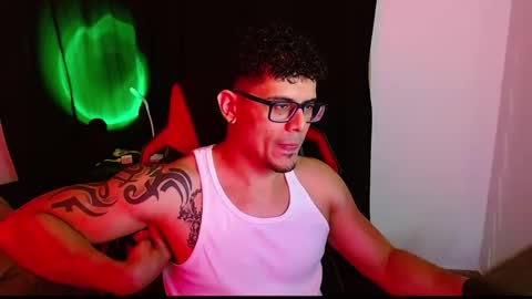 Snapshot of loganandrwz chatting on February 11, 1:54 am Loganandrwz online show from February 11, 1:54 am