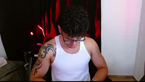 Snapshot of loganandrwz chatting on February 12, 12:49 am Loganandrwz online show from February 12, 12:49 am