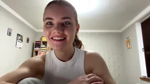 Snapshot of logancadarette chatting on March 28, 9:09 am logancadarette online show from March 28, 9:09 am