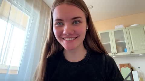 Snapshot of logancadarette chatting on March 30, 12:28 pm logancadarette online show from March 30, 12:28 pm