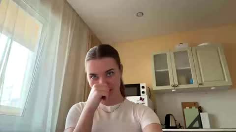 Snapshot of logancadarette chatting on March 31, 12:27 pm logancadarette online show from March 31, 12:27 pm