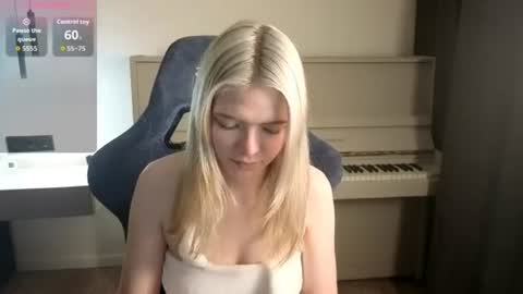 Snapshot of logandrive chatting on August 6, 6:43 pm Logan and Katana online show from August 6, 6:43 pm