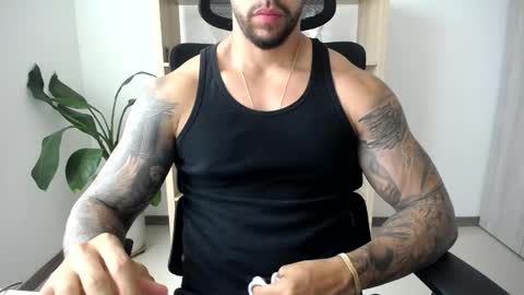 Snapshot of loganhod chatting on May 28, 9:12 pm Logan Wolfp online show from May 28, 9:12 pm