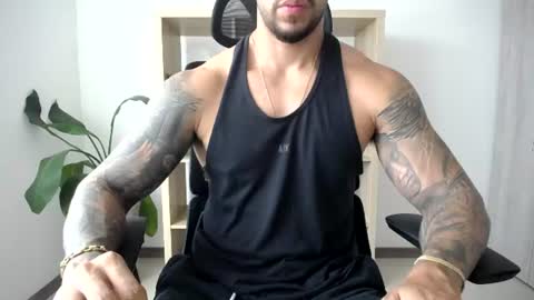 Snapshot of loganhod chatting on June 21, 4:53 pm Logan Wolfp online show from June 21, 4:53 pm