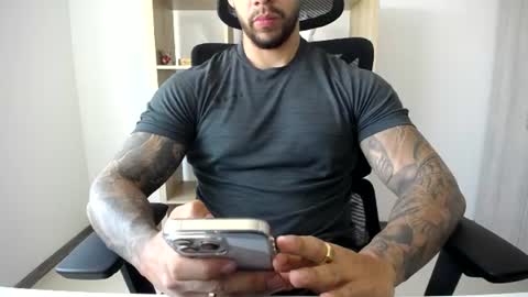 Snapshot of loganhod chatting on July 21, 5:37 pm Logan Wolfp online show from July 21, 5:37 pm