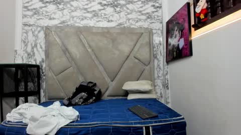 Snapshot of loganjhonson chatting on September 23, 2:25 am loganjhonson online show from September 23, 2:25 am