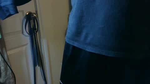 Logan Reaves online show from December 16, 3:30 am