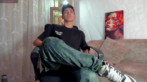 logantwink18 online show from March 24, 1:38 pm