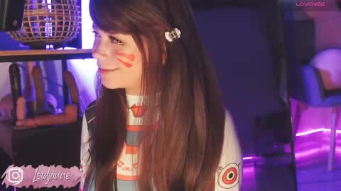 Snapshot of loidjanne chatting on September 11, 3:28 am Janne Miller 9pm to 3am GMT-5 online show from September 11, 3:28 am