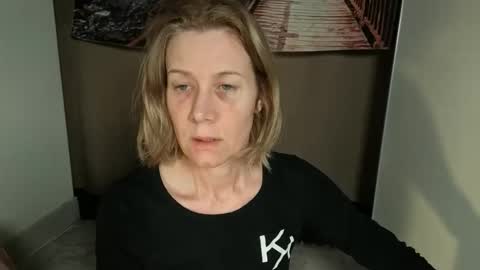 Snapshot of lola_belgium chatting on April 19, 6:13 am lola_belgium online show from April 19, 6:13 am
