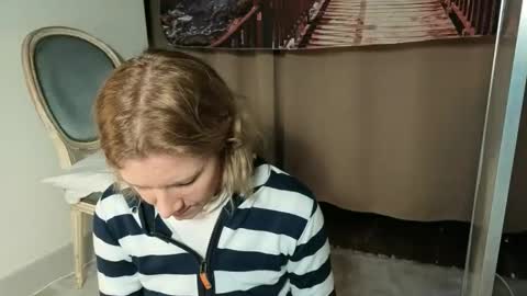 Snapshot of lola_belgium chatting on April 27, 4:27 pm lola_belgium online show from April 27, 4:27 pm