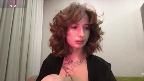 Snapshot of lola_boooo chatting on March 3, 7:31 pm lola_boooo online show from March 3, 7:31 pm