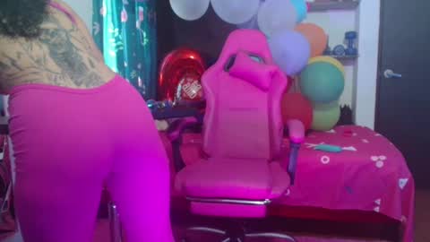 lola_fiery online show from September 23, 1:25 pm