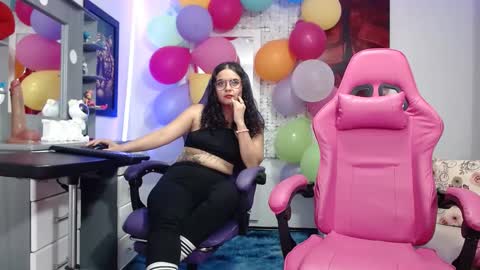 lola_fiery online show from September 27, 1:27 pm
