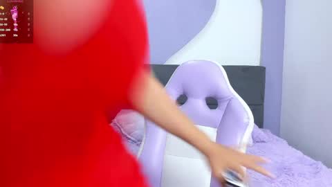 Snapshot of lola_sweeet18 chatting on May 18, 9:37 am lola_sweeet18 online show from May 18, 9:37 am