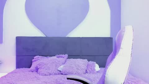 lola_sweeet18 online show from July 23, 9:29 am