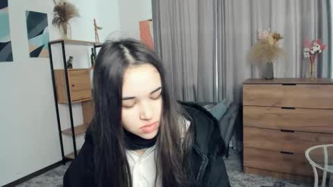 Snapshot of lola_weis chatting on February 11, 9:03 am Melina online show from February 11, 9:03 am