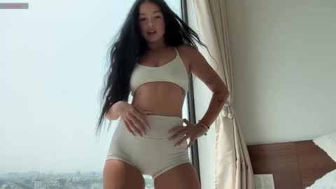 Lola online show from April 12, 3:55 am