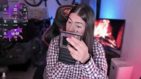 lolaasmith_21 online show from March 19, 8:24 pm