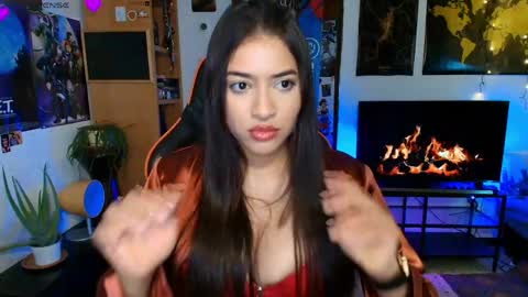 lolaasmith_21 online show from May 6, 8:58 pm