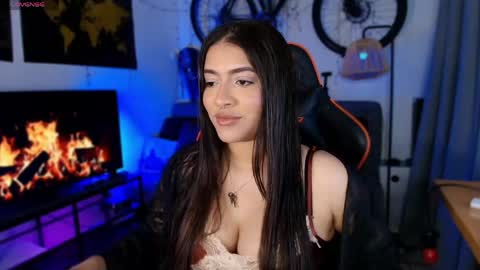 lolaasmith_21 online show from May 24, 2:55 pm