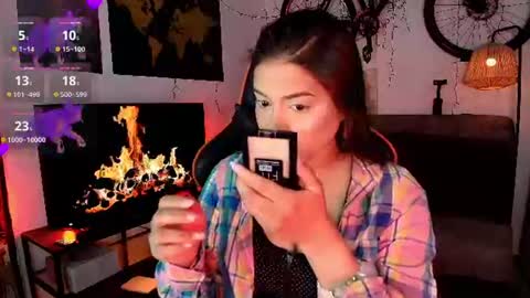 lolaasmith_21 online show from June 10, 7:46 pm