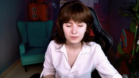 Snapshot of lolaasmus chatting on May 20, 11:05 am I consider myself the god Loki but life just calls me LOL online show from May 20, 11:05 am