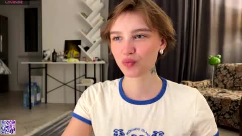 Snapshot of lolaatatee chatting on July 11, 6:43 pm lolaatatee online show from July 11, 6:43 pm