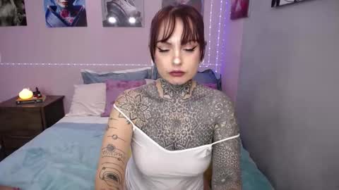 Lola online show from October 29, 5:36 pm
