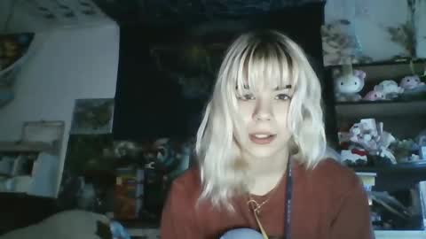 Lola Lixx online show from December 6, 12:45 am