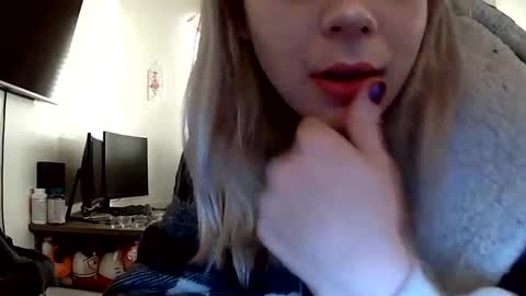 Lola Lixx online show from November 30, 12:09 pm