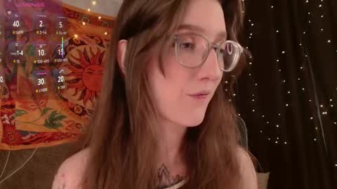 Snapshot of lolami_ chatting on May 2, 7:13 am lolami_ online show from May 2, 7:13 am