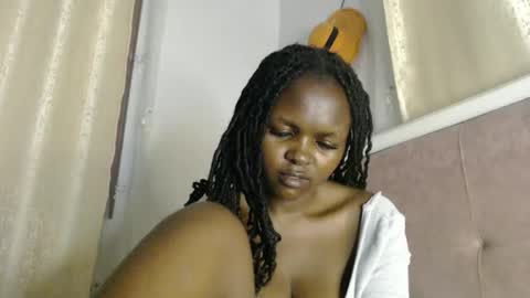 lolamia7 online show from November 27, 6:43 pm