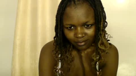 Snapshot of lolamia7 chatting on July 25, 5:27 am lolamia7 online show from July 25, 5:27 am