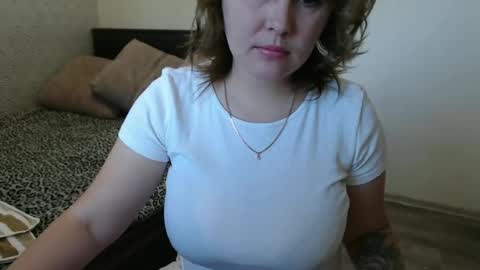 Snapshot of lolamyr chatting on June 19, 6:51 am kiss online show from June 19, 6:51 am