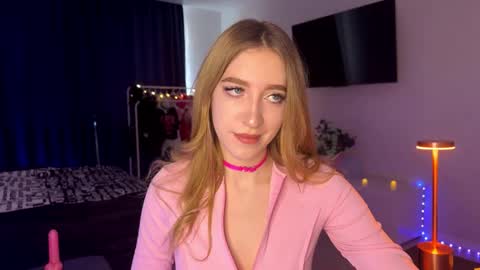 Snapshot of lolarosy chatting on March 9, 8:40 am hi im Lola nice to meet you online show from March 9, 8:40 am