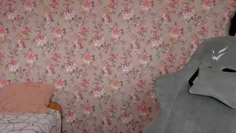 Snapshot of lolarozzie chatting on April 20, 3:42 am Lola Next stream January 6th at 0500am 30 minutes GMT online show from April 20, 3:42 am