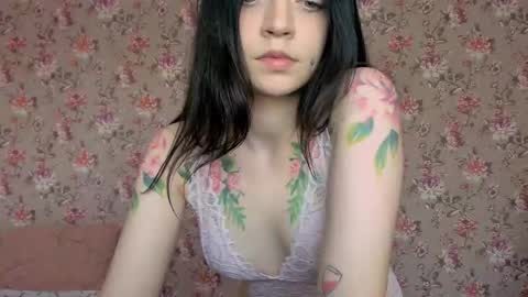 Snapshot of lolarozzie chatting on May 4, 3:57 am Lola Next stream January 6th at 0500am 30 minutes GMT online show from May 4, 3:57 am