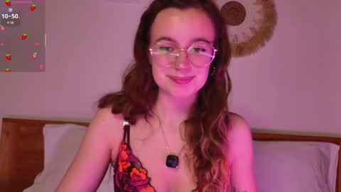 Snapshot of lolatheangel chatting on February 28, 2:51 pm Lolatheangel online show from February 28, 2:51 pm