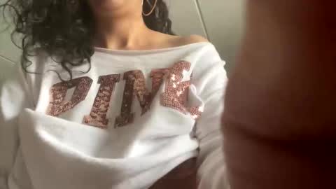 lolaxo4u87 online show from February 22, 2:37 pm