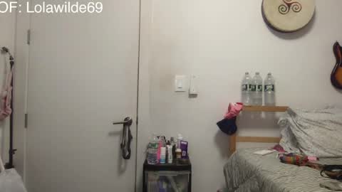 Snapshot of lolita_wilde390 chatting on May 21, 4:41 am Lolita Wildes Back online show from May 21, 4:41 am