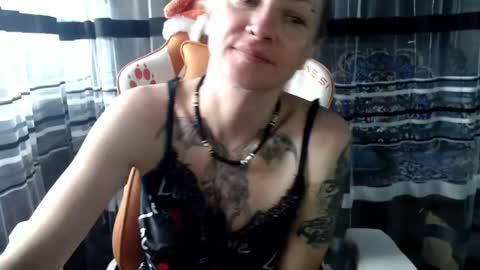 Snapshot of lollifox_1 chatting on April 23, 7:41 am Lisa online show from April 23, 7:41 am