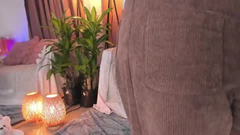 Snapshot of lolly_js_ chatting on June 15, 1:19 am Lolly online show from June 15, 1:19 am
