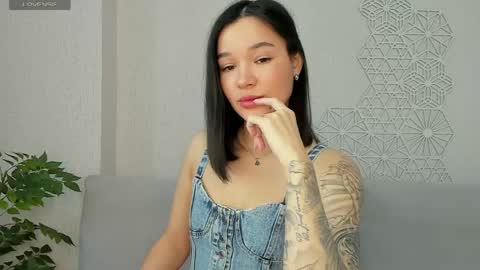 Snapshot of lolly_turner chatting on April 8, 5:07 am lolly_turner online show from April 8, 5:07 am