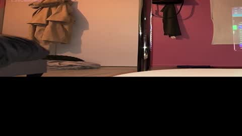 Snapshot of lollychills chatting on March 15, 6:14 pm lollychills online show from March 15, 6:14 pm